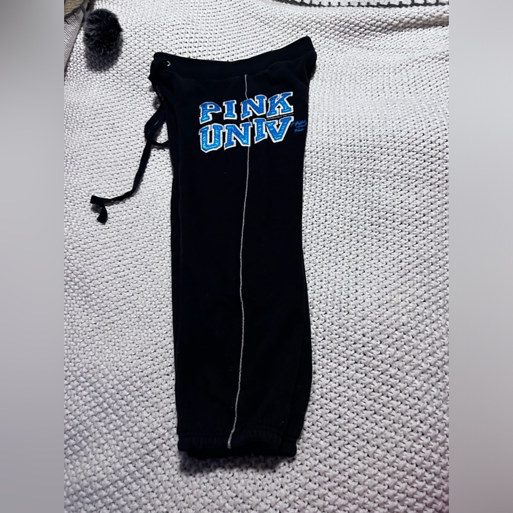 50%off w♥️ VS PINK VINTAGE ROLL UP CAPRIS XS